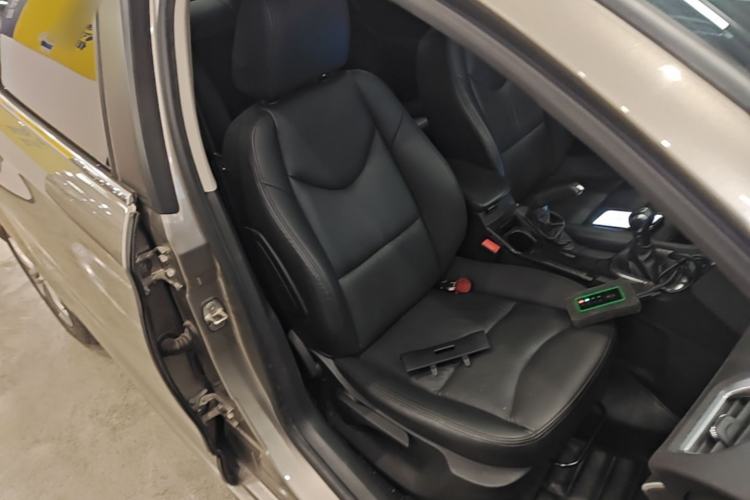 Used Citroen C4L 2014 1.8L Intelligent Drive Manual Version – Dynamic Edition Right Front Seat