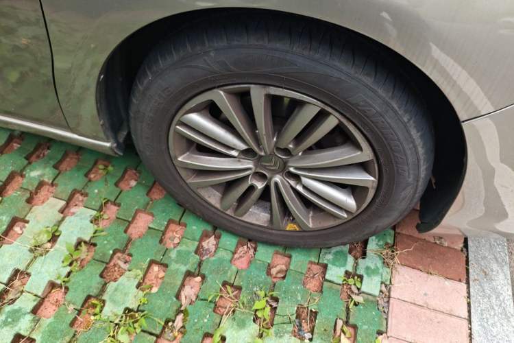 Used Citroen C4L 2014 1.8L Intelligent Drive Automatic Dynamic Model Right Front Wheel Hub