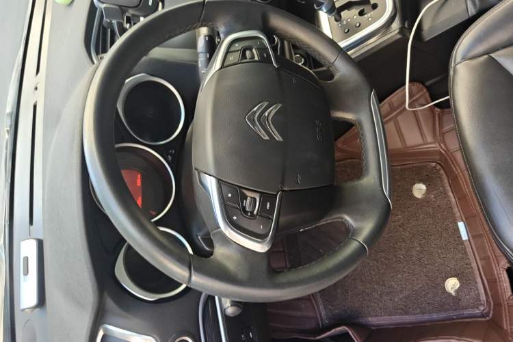 Used Citroen C4L 2014 1.6THP Intelligent Drive Automatic Dynamic Model Steering Wheel