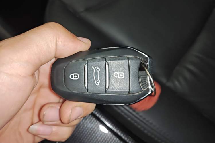 Used Citroen C4L 2014 1.8L Intelligent Drive Manual Version – Dynamic Edition Vehicle Key