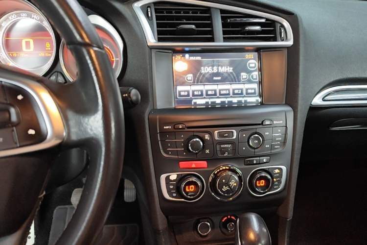 Used Citroen C4L 2014 1.8L Intelligent Drive Automatic Dynamic Model Audio And AC Panel