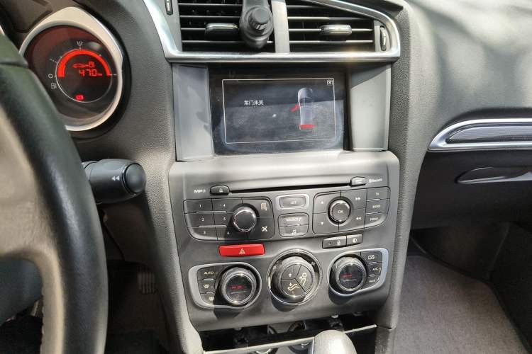 Used Citroen C4L 2014 1.8L Intelligent Drive Automatic Dynamic Model Audio And AC Panel