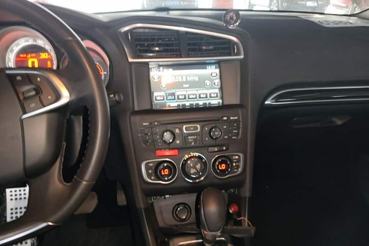 Used Citroen C4L 2014 1.6THP Intelligent Drive Automatic Dynamic Model Audio And AC Panel