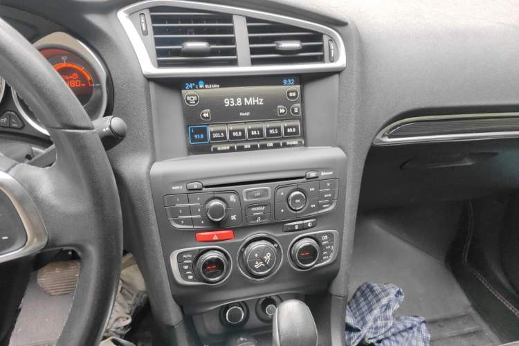 Used Citroen C4L 2014 1.8L Intelligent Drive Automatic Dynamic Model Audio And AC Panel