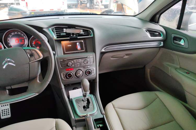 Used Citroen C4L 2014 1.8L Intelligent Drive Automatic Dynamic Model Audio And AC Panel
