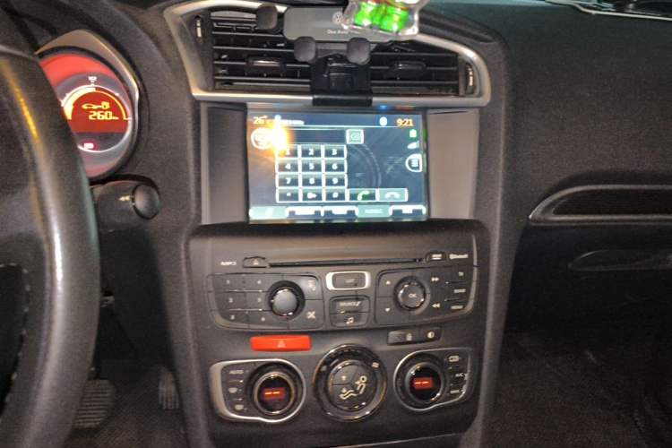 Used Citroen C4L 2014 1.8L Intelligent Drive Automatic Dynamic Model Audio And AC Panel