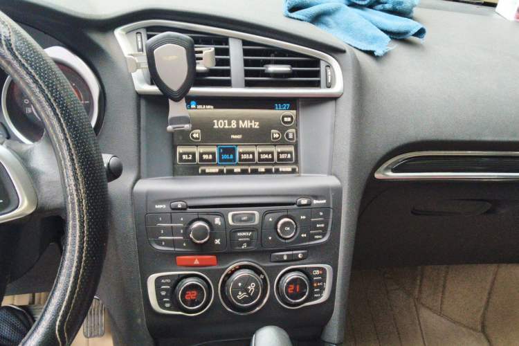Used Citroen C4L 2014 1.8L Intelligent Drive Automatic Dynamic Model Audio And AC Panel