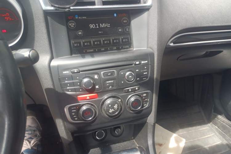 Used Citroen C4L 2014 1.8L Intelligent Drive Manual Version – Dynamic Edition Audio And AC Panel