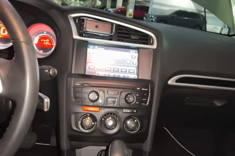 Used Citroen C4L 2014 1.8L Intelligent Drive Automatic Enjoyment Model Audio And AC Panel