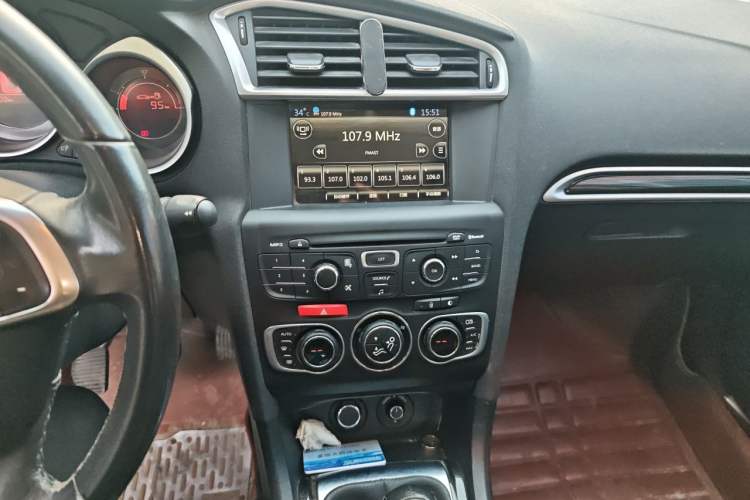 Used Citroen C4L 2014 1.8L Intelligent Drive Manual Version – Dynamic Edition Audio And AC Panel