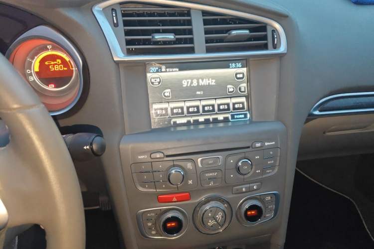 Used Citroen C4L 2014 1.8L Intelligent Drive Automatic Dynamic Model Audio And AC Panel