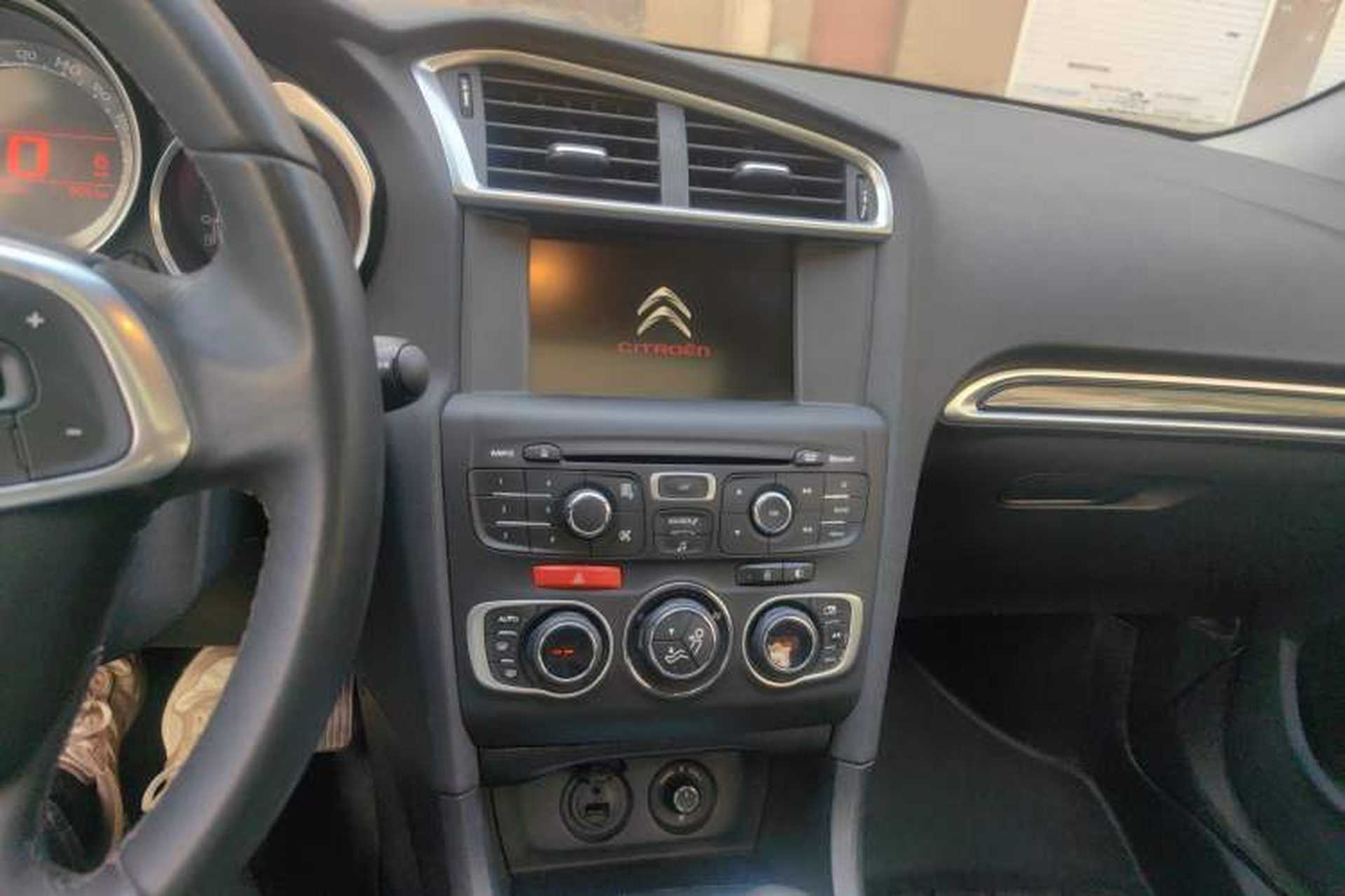 Used Citroen C4L 2014 1.8L Intelligent Drive Manual Version – Dynamic Edition Audio And AC Panel