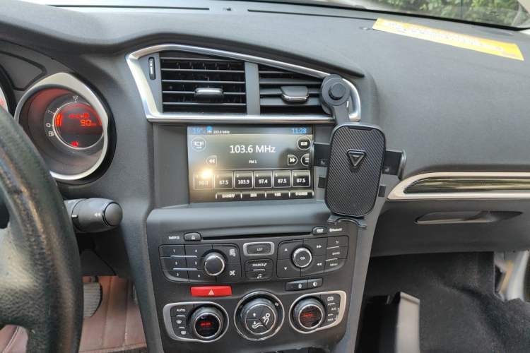 Used Citroen C4L 2014 1.8L Intelligent Drive Manual Version – Dynamic Edition Audio And AC Panel