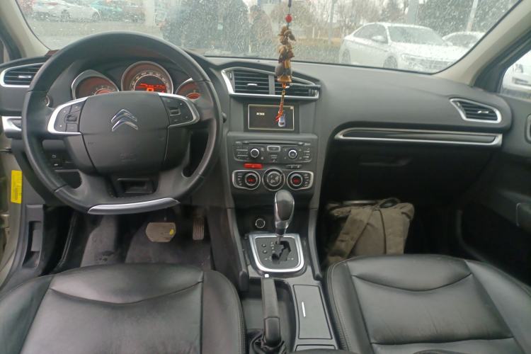 Used Citroen C4L 2014 1.6THP Intelligent Drive Automatic Dynamic Model Center Console