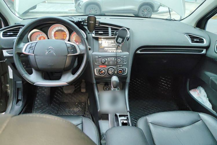 Used Citroen C4L 2014 1.8L Intelligent Drive Automatic Dynamic Model Center Console