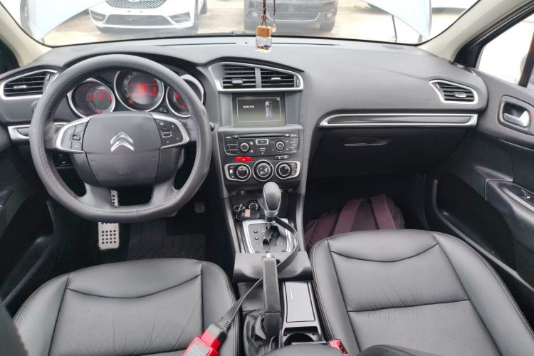 Used Citroen C4L 2014 1.8L Intelligent Drive Automatic Dynamic Model Center Console