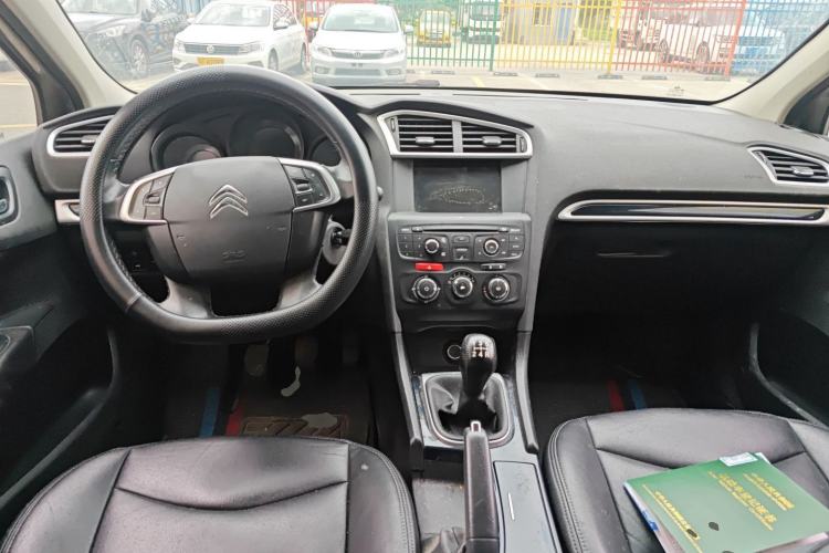 Used Citroen C4L 2014 1.8L Intelligent Drive Manual Enjoyment Model Center Console