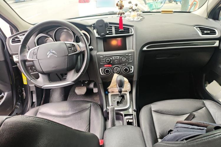 Used Citroen C4L 2014 1.6THP Intelligent Drive Automatic Dynamic Model Center Console