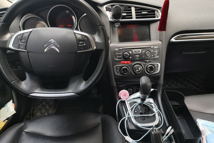 Used Citroen C4L 2014 1.6THP Intelligent Drive Automatic Dynamic Model Center Console