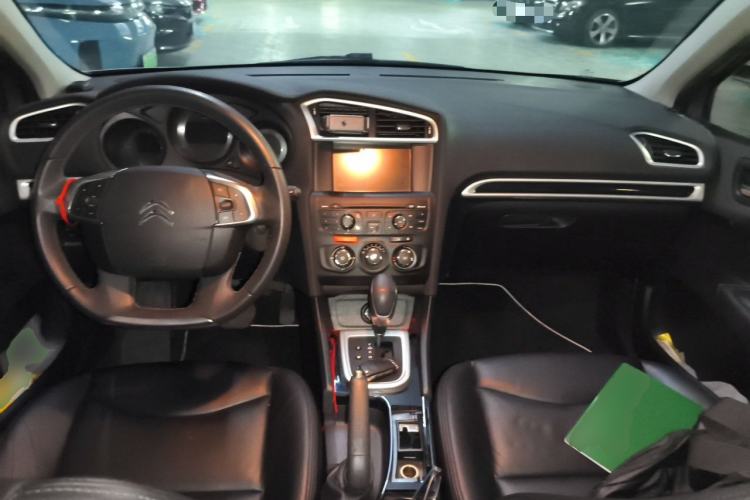 Used Citroen C4L 2014 1.8L Intelligent Drive Automatic Enjoyment Model Center Console