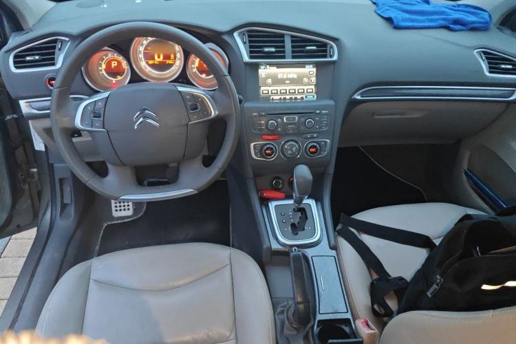Used Citroen C4L 2014 1.8L Intelligent Drive Automatic Dynamic Model Center Console