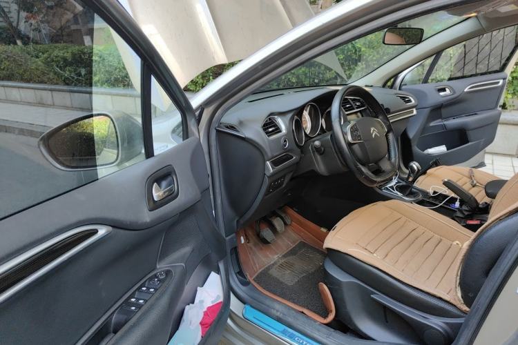 Used Citroen C4L 2014 1.8L Intelligent Drive Manual Version – Dynamic Edition Driver Seat