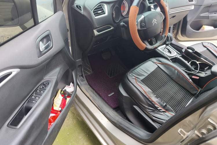 Used Citroen C4L 2014 1.8L Intelligent Drive Manual Version – Dynamic Edition Driver Seat
