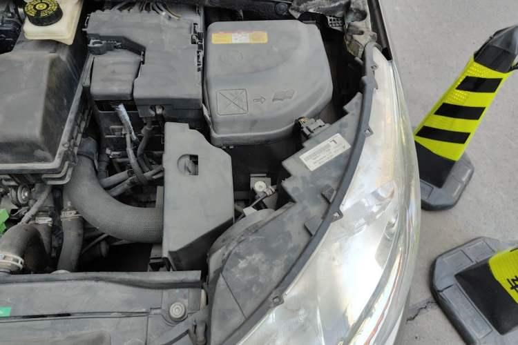 Used Citroen C4L 2014 1.8L Intelligent Drive Manual Version – Dynamic Edition Engine Bay Left