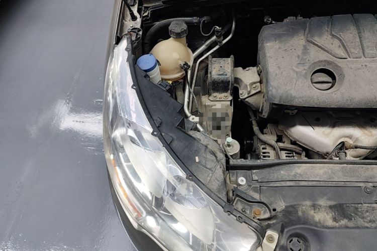 Used Citroen C4L 2014 1.8L Intelligent Drive Automatic Dynamic Model Engine Bay Right