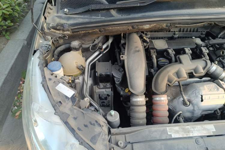 Used Citroen C4L 2014 1.6THP Intelligent Drive Automatic Dynamic Model Engine Bay Right