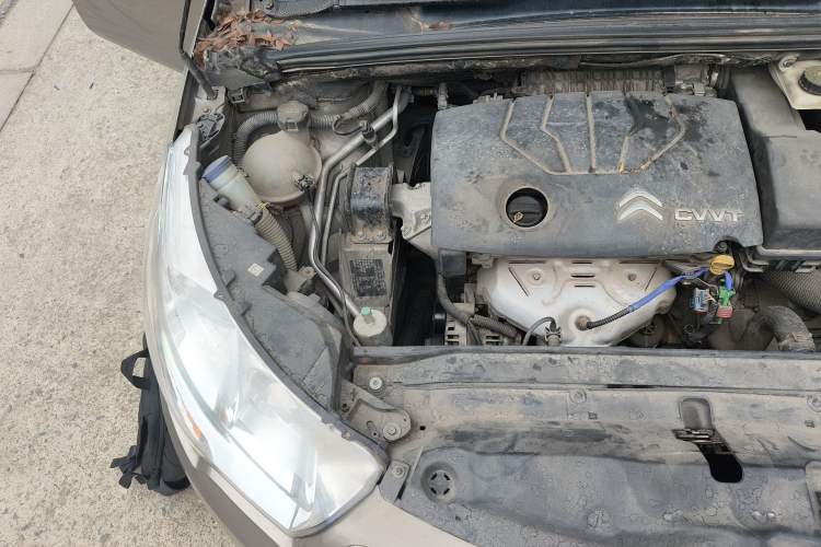 Used Citroen C4L 2014 1.8L Intelligent Drive Manual Version – Dynamic Edition Engine Bay Right