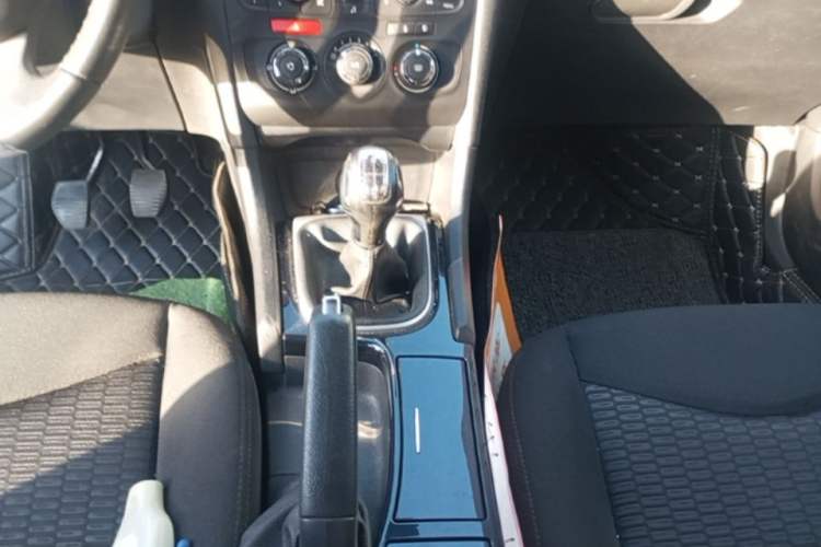 Used Citroen C4L 2014 1.8L Intelligent Drive Manual Enjoyment Model Gear Lever