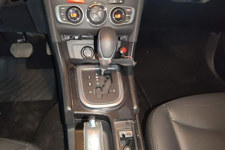 Used Citroen C4L 2014 1.6THP Intelligent Drive Automatic Dynamic Model Gear Lever