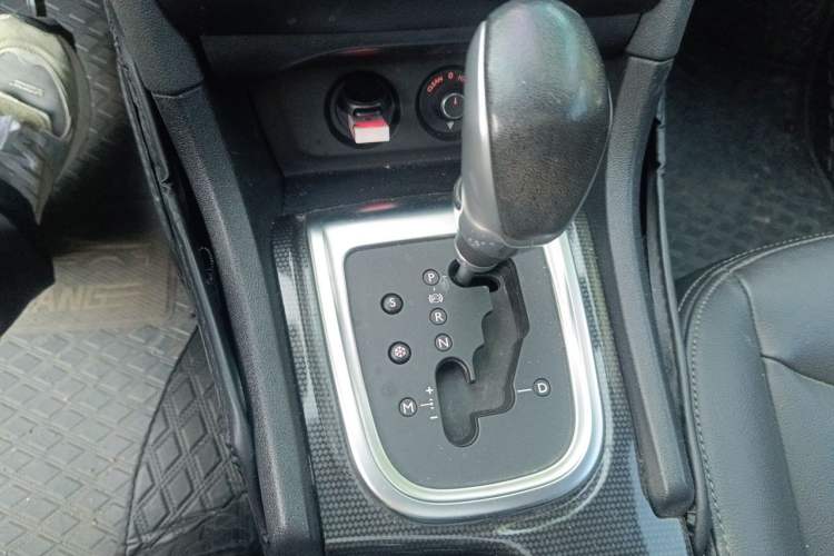 Used Citroen C4L 2014 1.6THP Intelligent Drive Automatic Dynamic Model Gear Lever