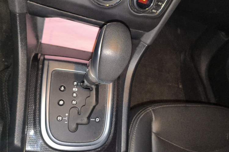 Used Citroen C4L 2014 1.8L Intelligent Drive Automatic Dynamic Model Gear Lever