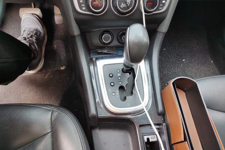 Used Citroen C4L 2014 1.6THP Intelligent Drive Automatic Dynamic Model Gear Lever