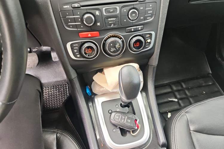 Used Citroen C4L 2014 1.6THP Intelligent Drive Automatic Dynamic Model Gear Lever
