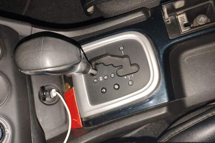 Used Citroen C4L 2014 1.8L Intelligent Drive Automatic Enjoyment Model Gear Lever