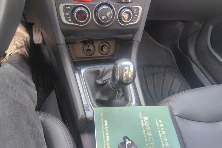 Used Citroen C4L 2014 1.8L Intelligent Drive Manual Version – Dynamic Edition Gear Lever