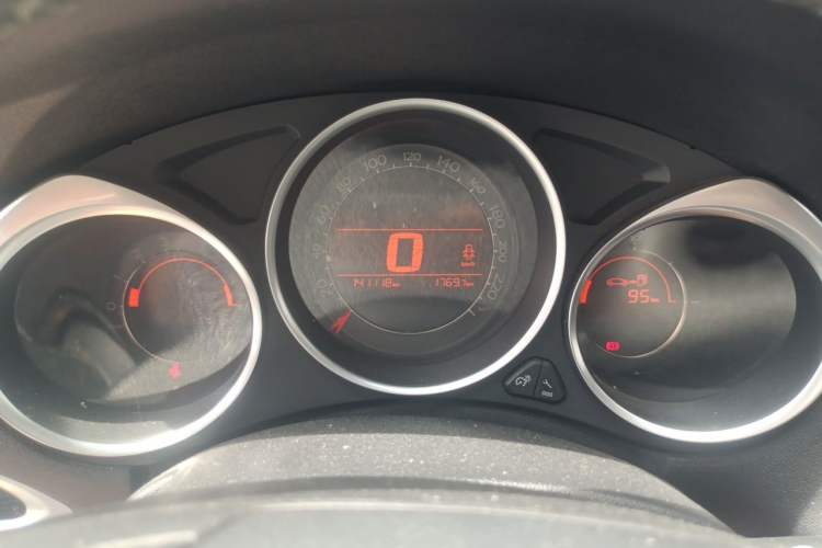 Used Citroen C4L 2014 1.8L Intelligent Drive Manual Version – Dynamic Edition Instrument Cluster