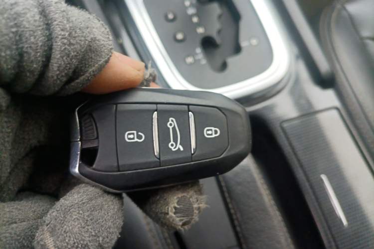 Used Citroen C4L 2014 1.6THP Intelligent Drive Automatic Dynamic Model Interior 1