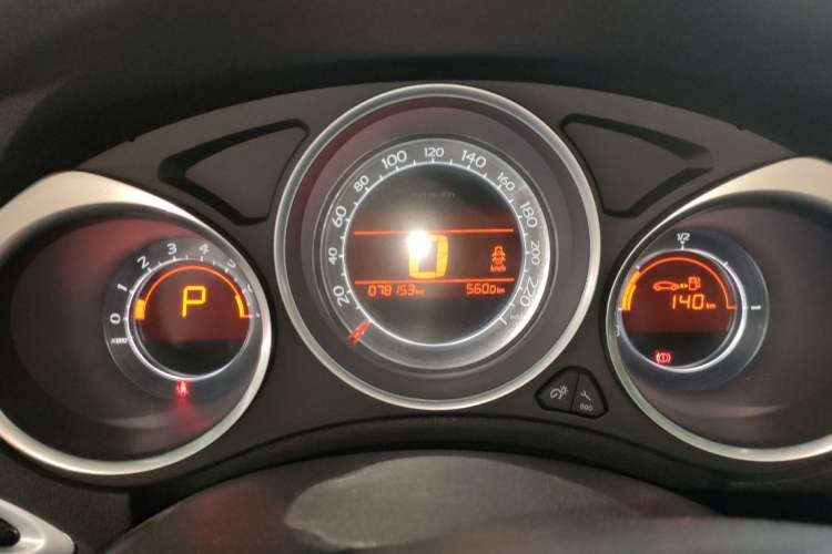 Used Citroen C4L 2014 1.8L Intelligent Drive Automatic Dynamic Model Odometer Close Up