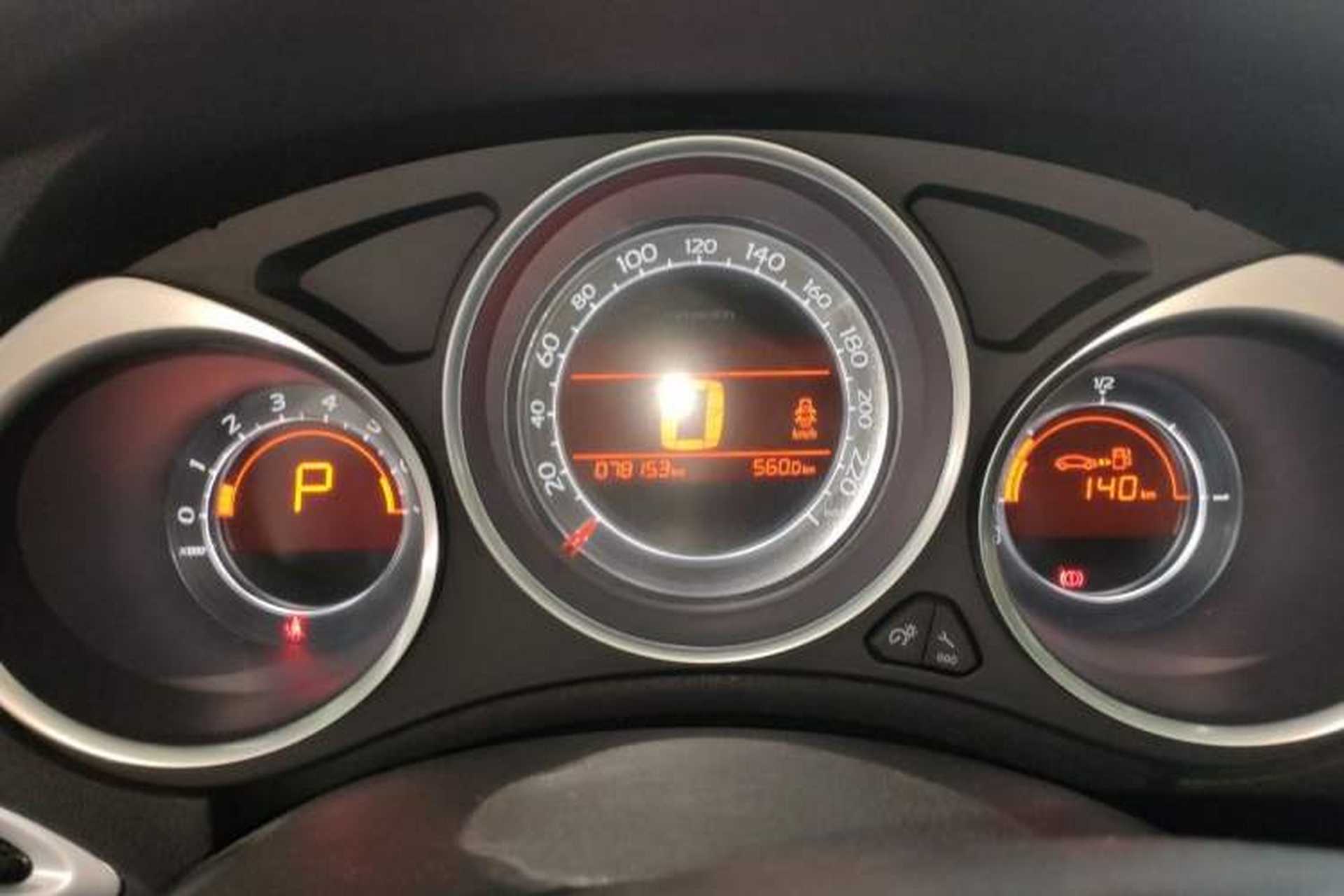 Used Citroen C4L 2014 1.8L Intelligent Drive Automatic Dynamic Model Odometer Close Up
