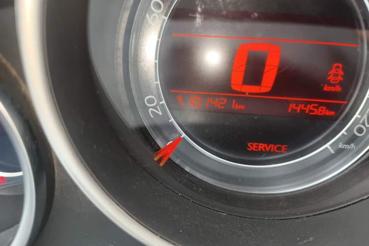 Used Citroen C4L 2014 1.8L Intelligent Drive Automatic Dynamic Model Odometer Close Up