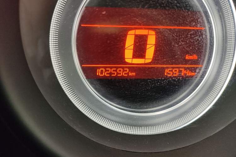 Used Citroen C4L 2014 1.8L Intelligent Drive Manual Enjoyment Model Odometer Close Up