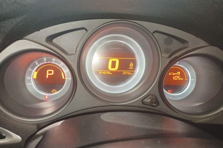Used Citroen C4L 2014 1.8L Intelligent Drive Automatic Enjoyment Model Odometer Close Up