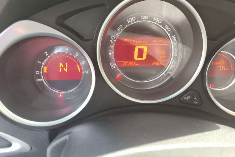 Used Citroen C4L 2014 1.6THP Intelligent Drive Automatic Dynamic Model Odometer Close Up