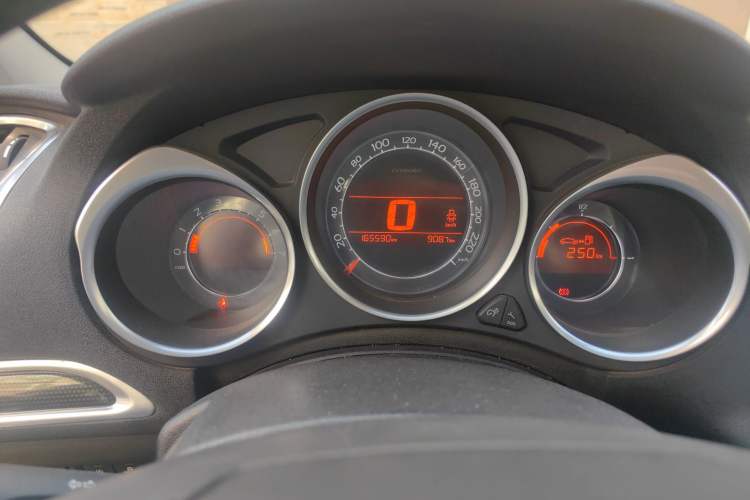 Used Citroen C4L 2014 1.8L Intelligent Drive Manual Version – Dynamic Edition Odometer Close Up