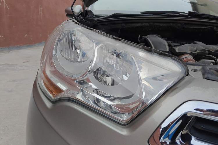 Used Citroen C4L 2014 1.6THP Intelligent Drive Automatic Dynamic Model Right Front Headlight