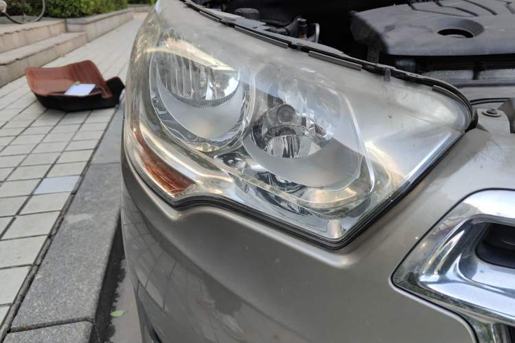 Used Citroen C4L 2014 1.8L Intelligent Drive Manual Version – Dynamic Edition Right Front Headlight